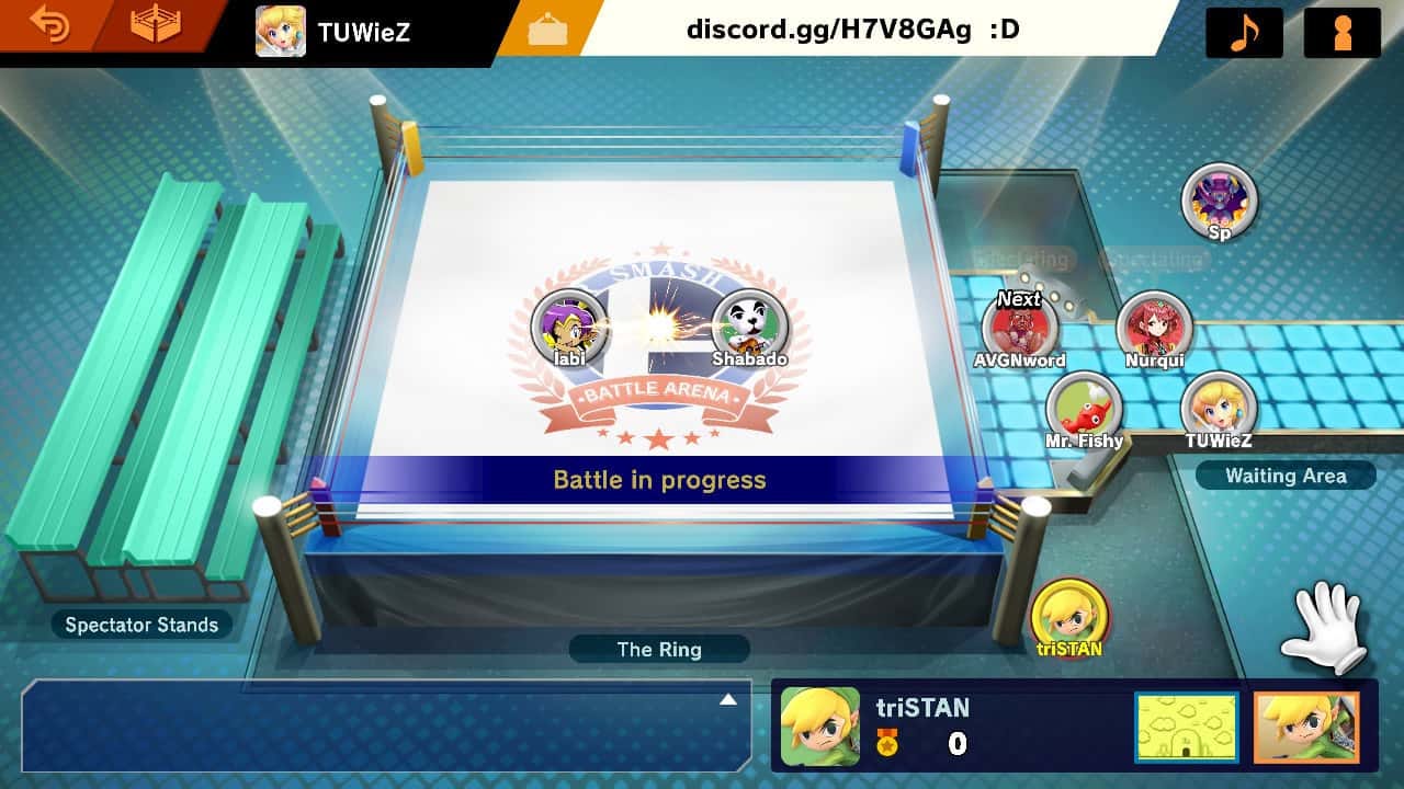 An online battle arena lobby with fighters waiting around the ring